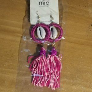 Mia Collection earrings